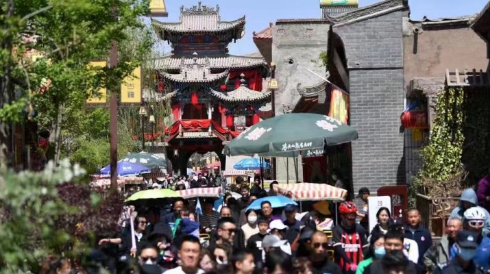 集團(tuán)要聞丨甘肅文旅集團(tuán)各景區(qū)“五一”假期人氣爆棚，累計(jì)接待游客50余萬(wàn)人次
